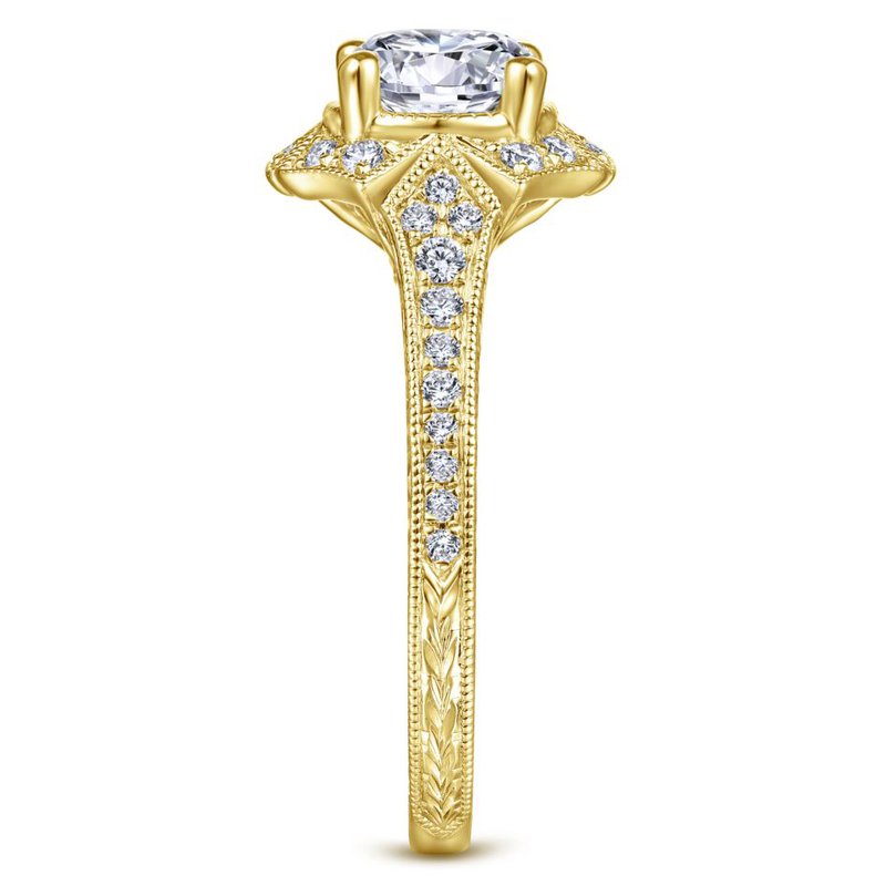 green emerald velvet dress Round-Cut Engagement Ring in 18K Gold with Diamonds Rose Gold