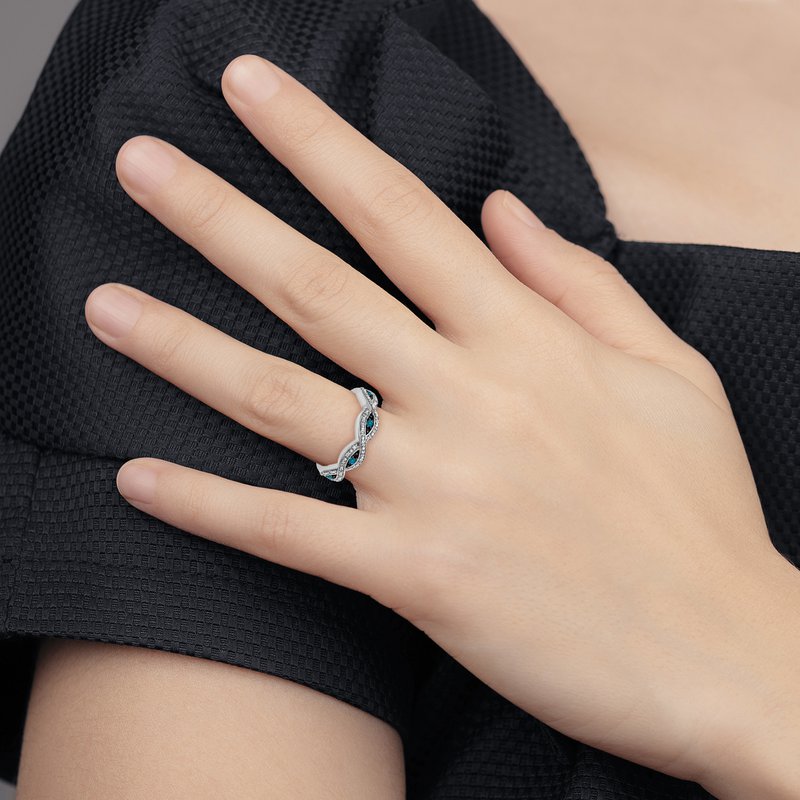 14k White Gold White and Blue Diamond Twist Ring