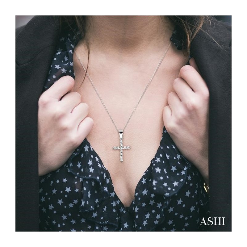 ASHI Silver Cross Petite Diamond Fashion Pendant