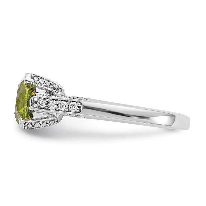 10k White Gold Peridot and Diamond Ring 10k White Gold Peridot and Diamond Ring