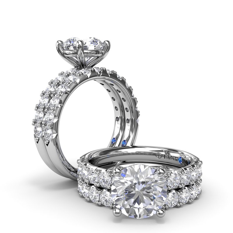 Classic diamond engagement fashion ring